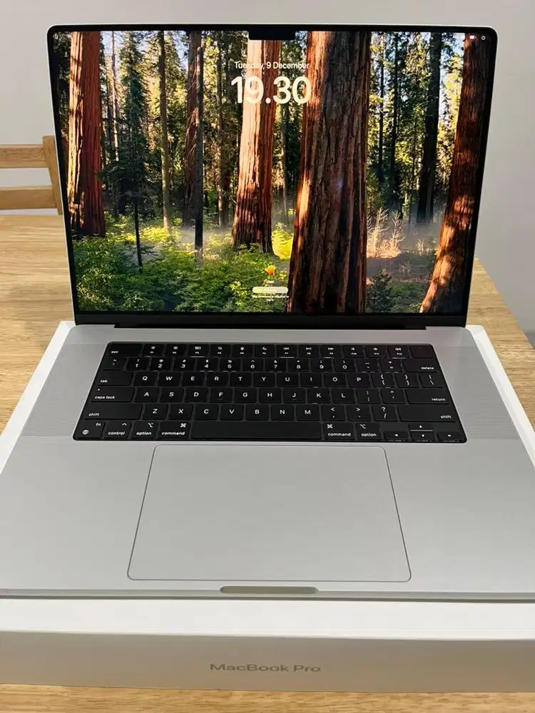 MacBook Pro 16” M4 Pro Silver Resmi BliBli Istimewa