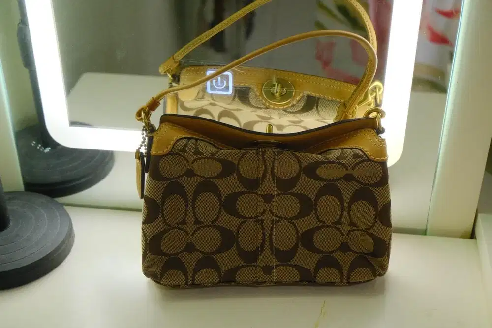 Preloved Coach vintage y2k signature mocha mini bag wristlet clutch