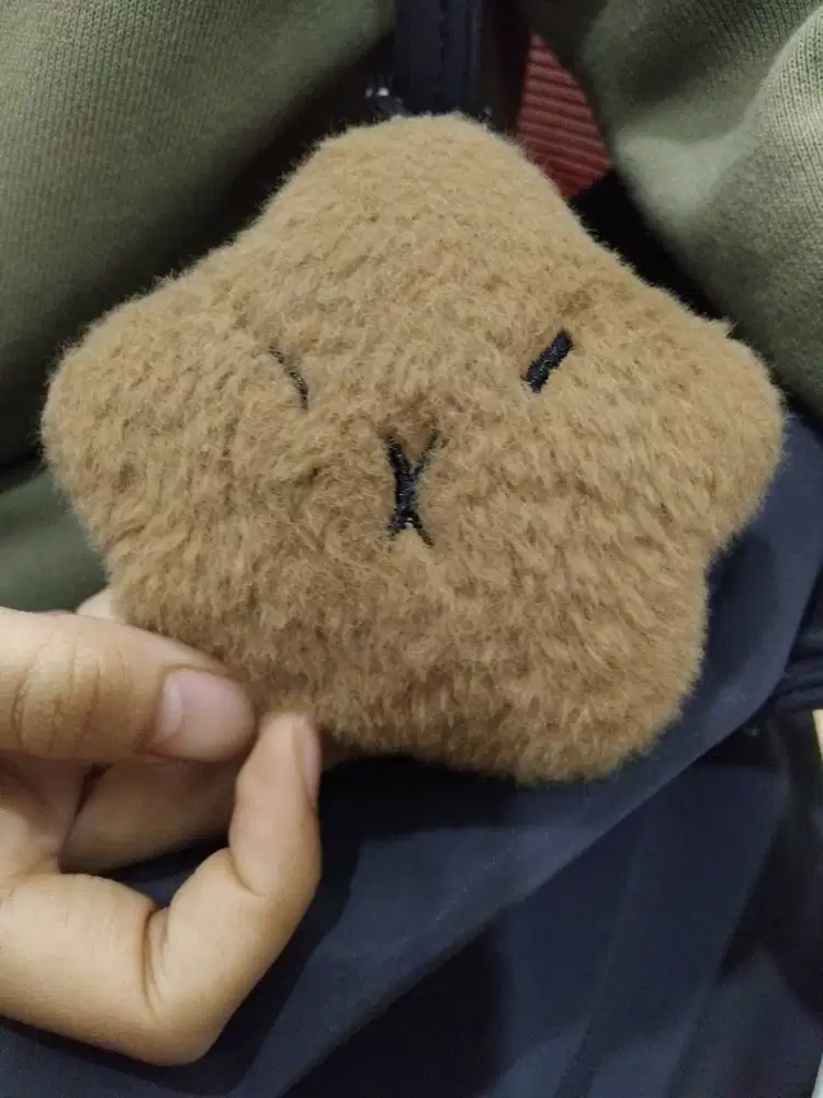 KEYCHAIN CAPYBARA STAR