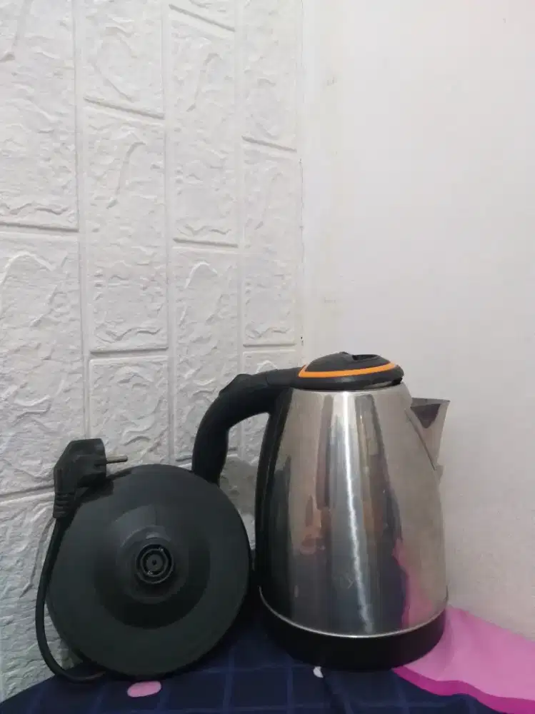 Electric Kettle / Teko Listrik Stainless Steel – Kondisi Bagus