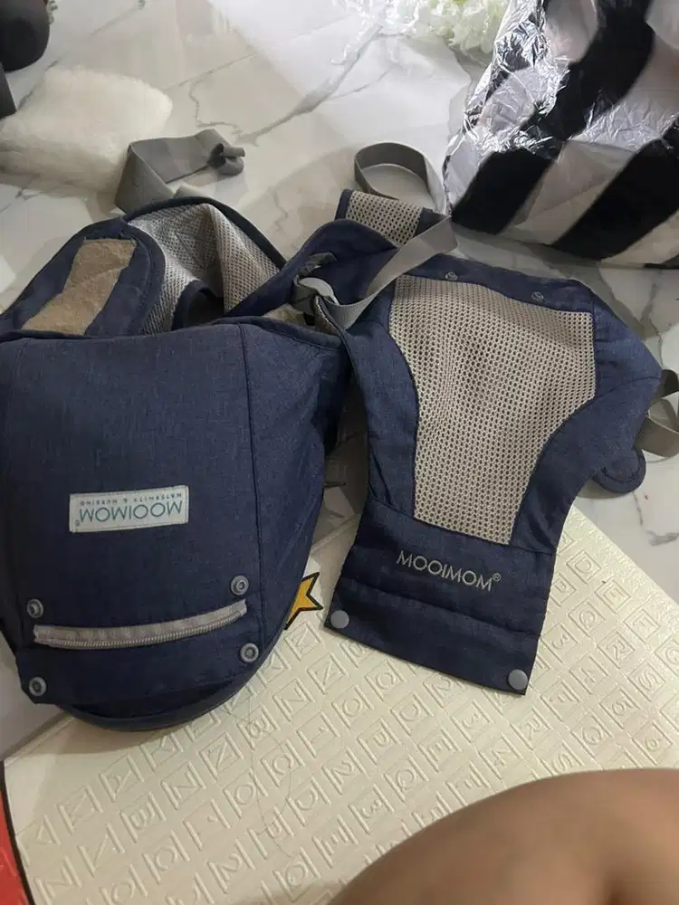 mooimom gendongan depan