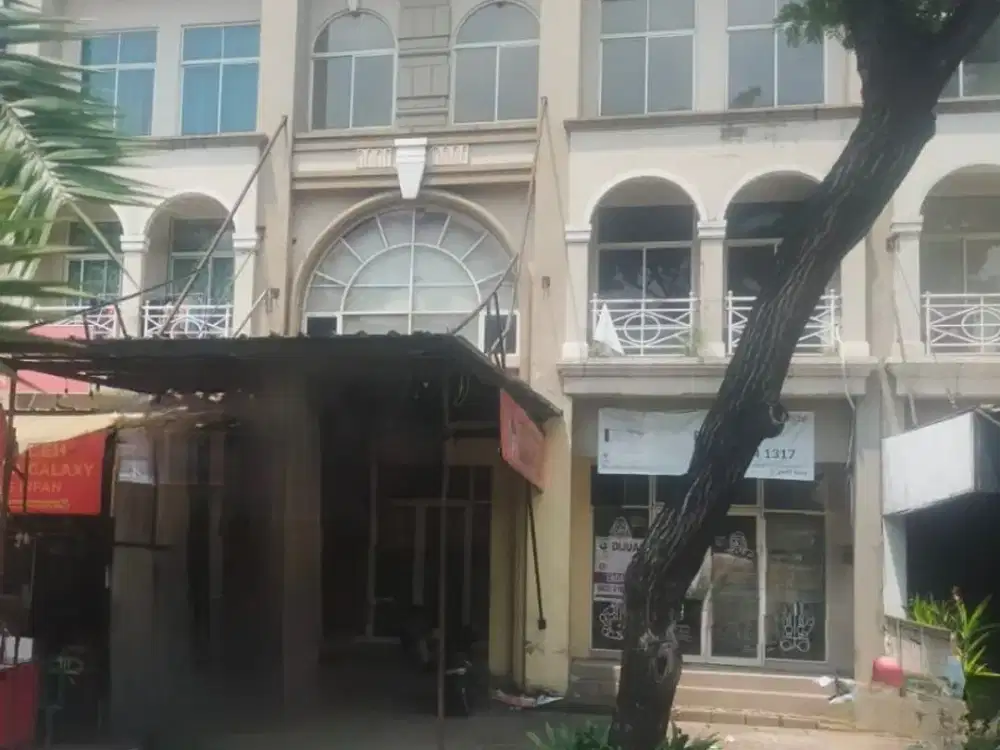 Di Sewakan Ruko di Boulevard Galaxy panjang 15m²,  3 lantai di jalan utama Boulevard Raya Grand Galaxy City Bekasi: