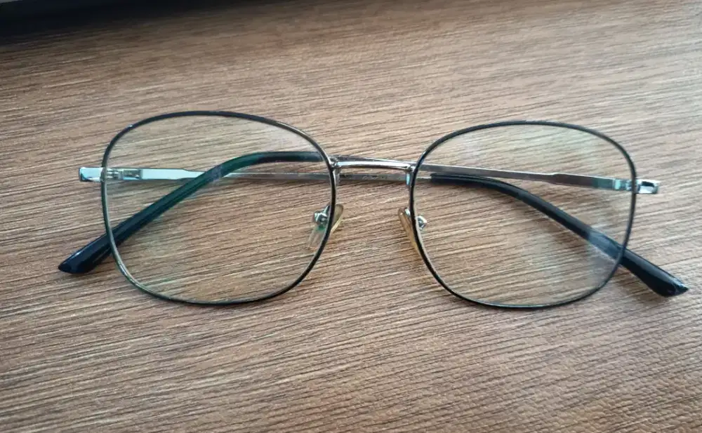 Kacamata anti radiasi