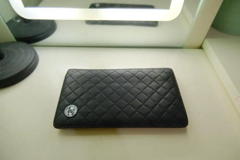 Preloved Chanel matelasse coco quilted bifold