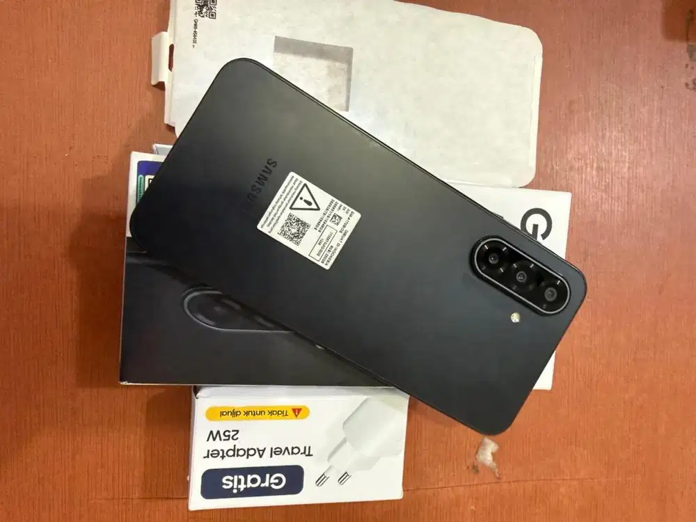Samsung A17 5G 8/256 like new sein