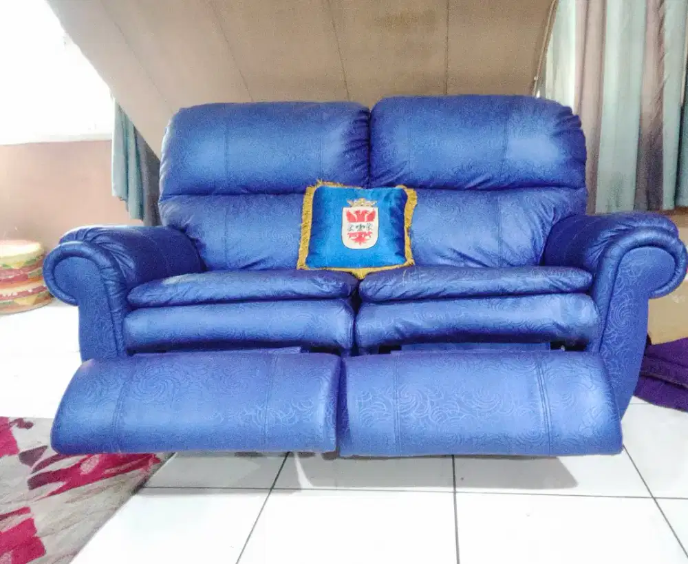 Sofa Recliner dua dudukan ( 2 Seat) Kulit ORI. Nego smpi jadi