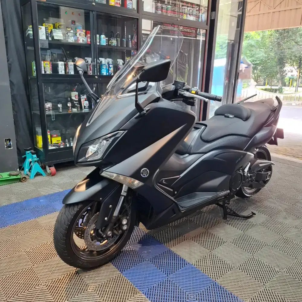 YAMAHA T-MAX 530