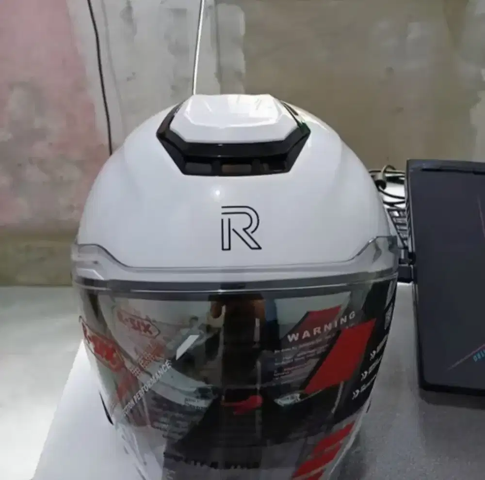 Helm Rsix Revolt X