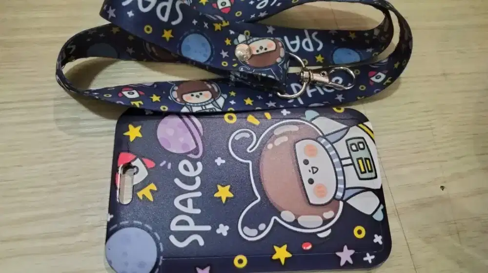 Lanyard & ID Card Space – Praktis dan Super Imut