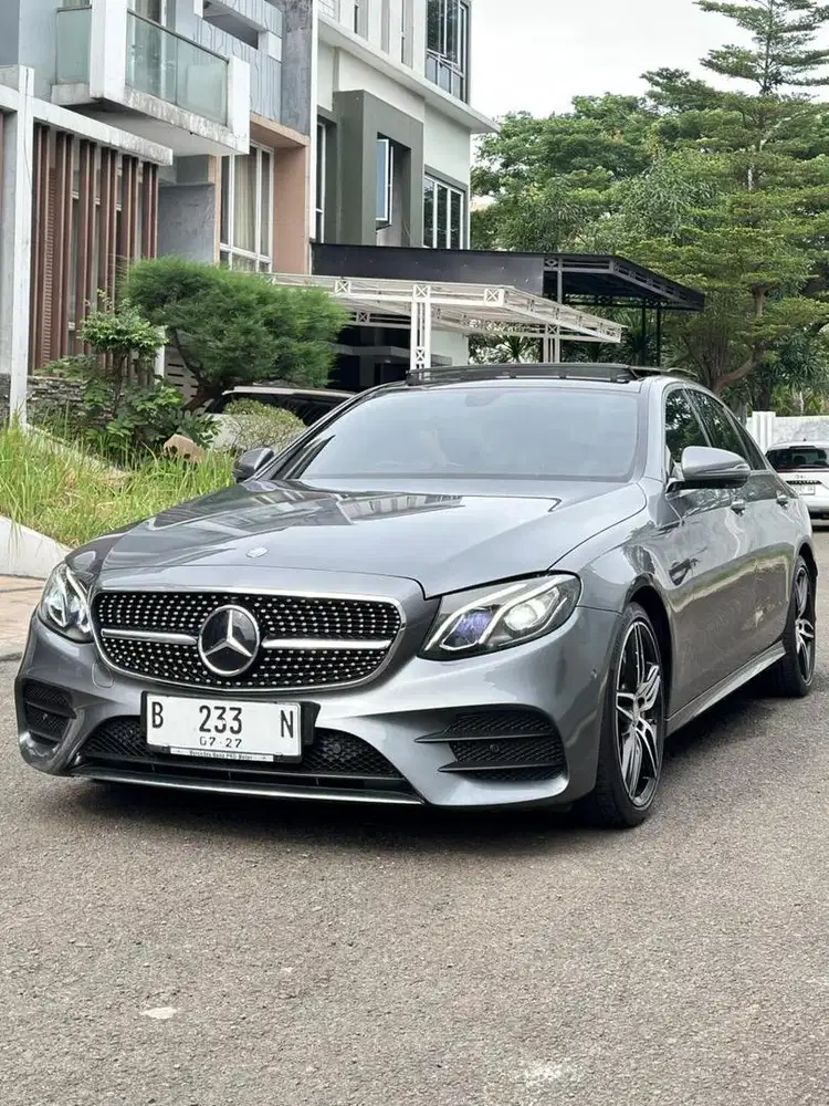 JUAL CEPAT LAGI BU !! Mercedes Benz E300 AMG LINE AT 2017 2018 Grey