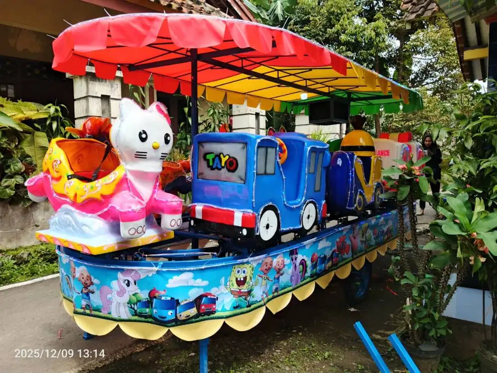 Odong odong Kereta Panggung Fiber Campuran Mix Karakter