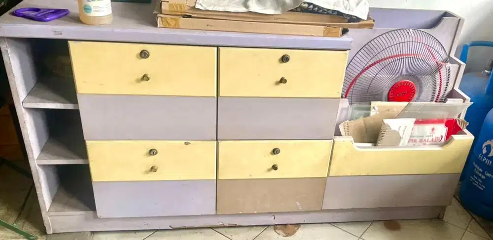 Meja dengan Laci GRATISSS