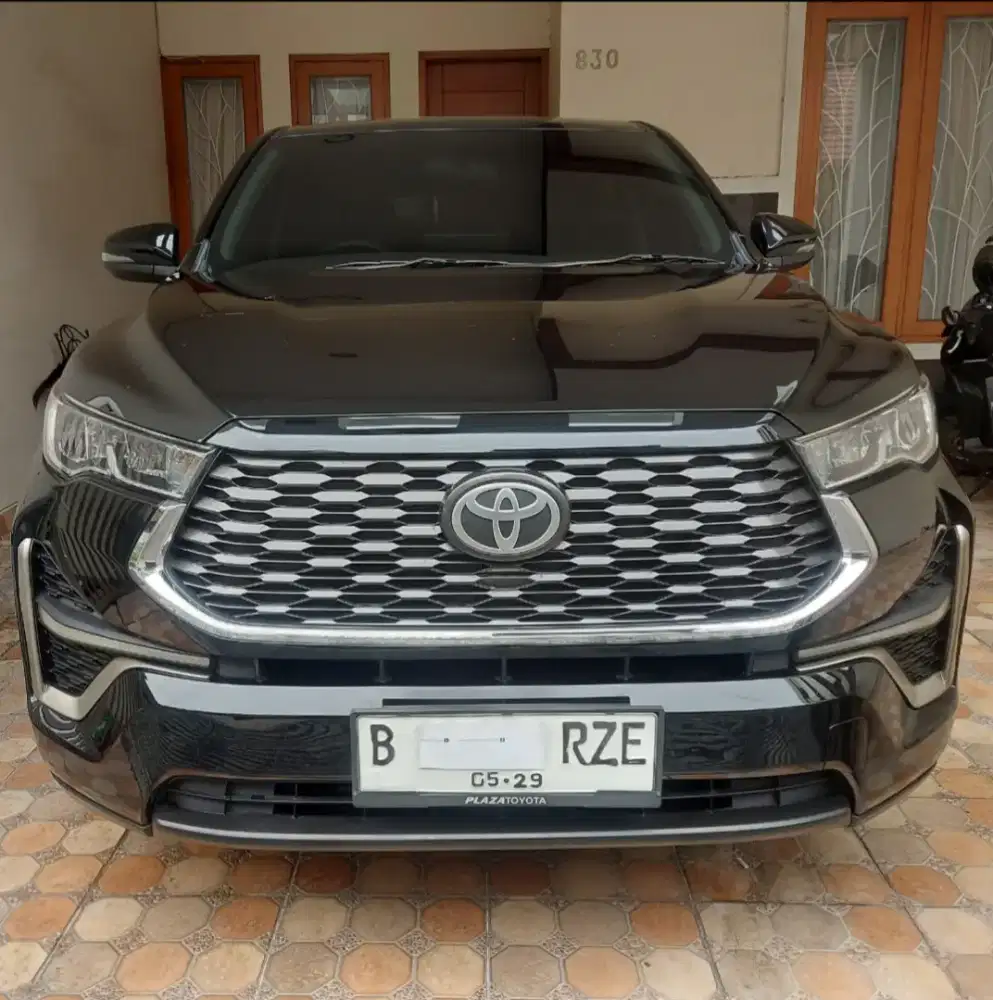 TOYOTA INNOVA ZENIX V 2024