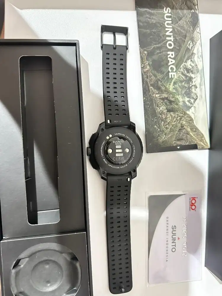 Suunto Race All Black smartwatch