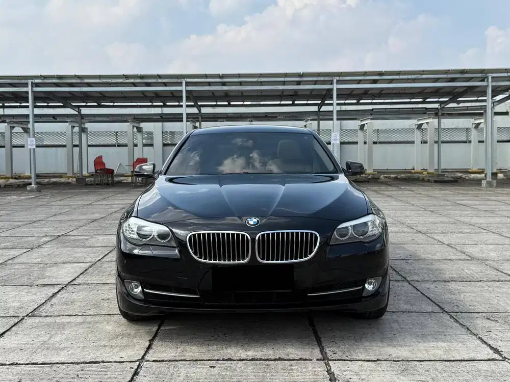 BMW 528i Luxury 2012
