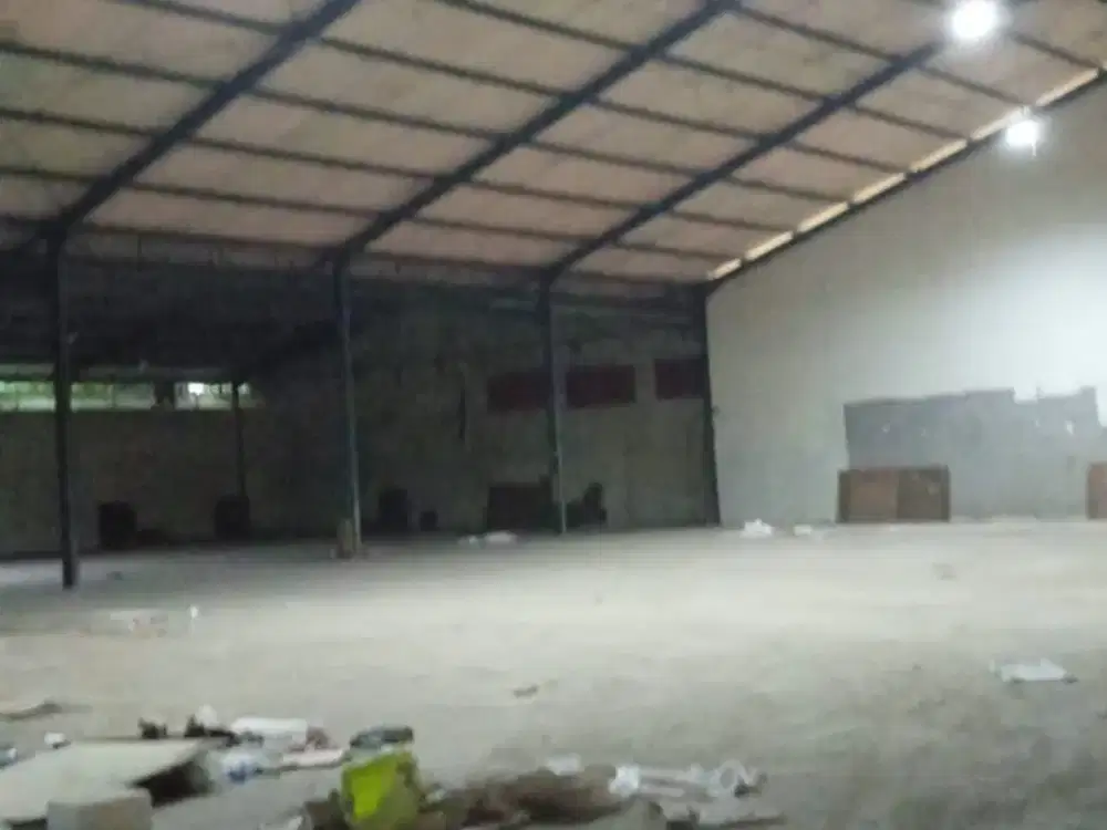 DISEWAKAN GUDANG DI JL NAROGONG RAYA KM 17 LOKASI STRATEGIS DEKAT PINTU TOLL