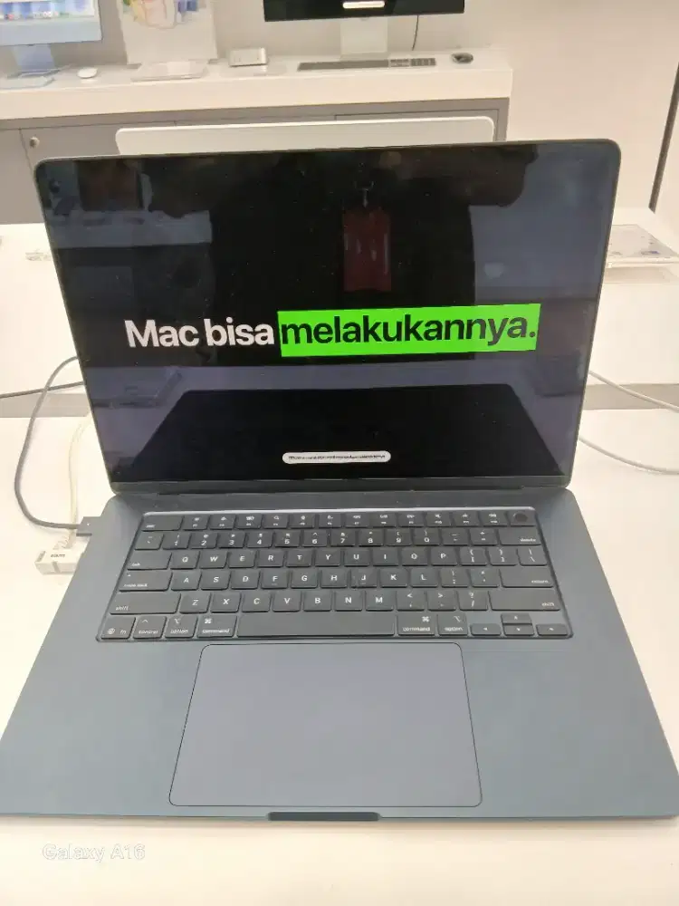Macbook series M2 - M4 bisa dikredit murah
