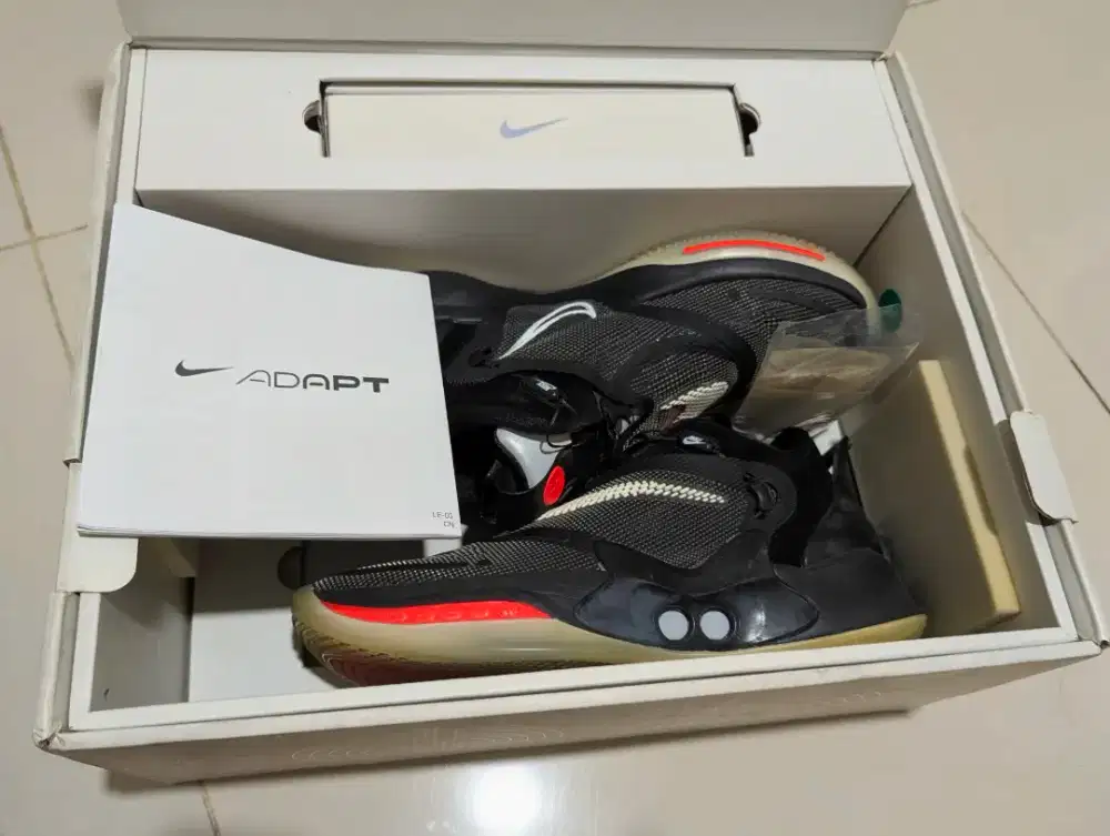 Sepatu Nike Adapt