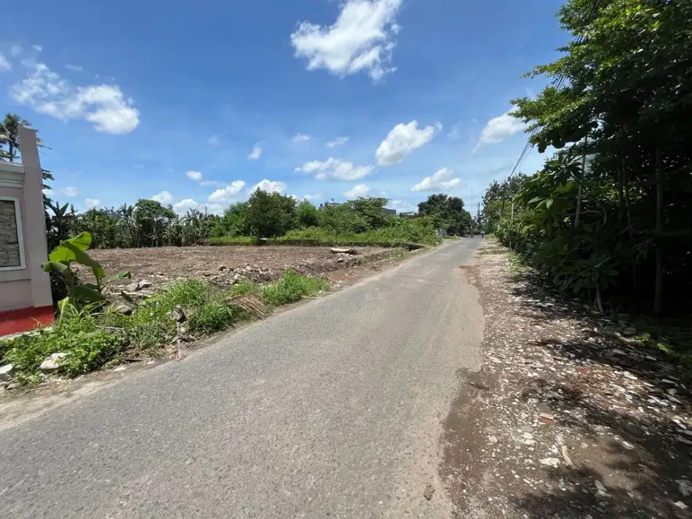 Dekat RS JIH Condong catur Jogja, Akses Jalan Aspal