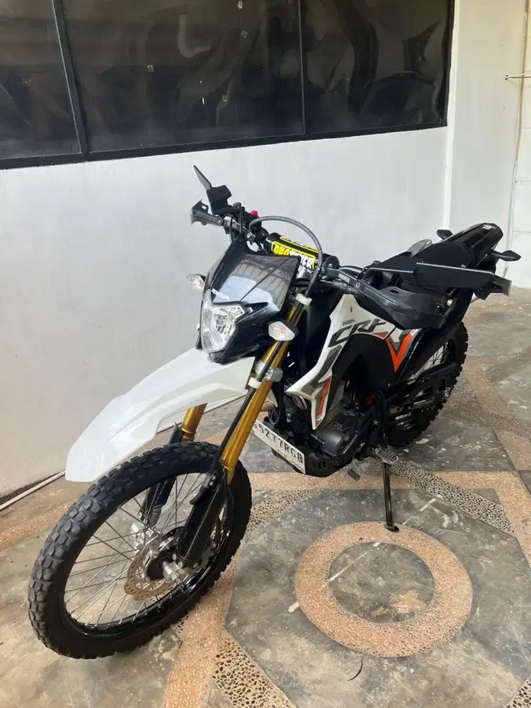 CRF 150L like new 2024 white