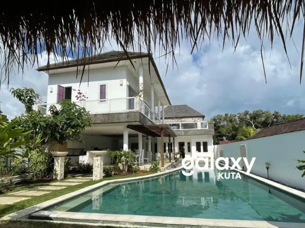 DISEWAKAN VILLA BAGUS 2 LANTAI DI PANTAI BALANGAN JIMBARAN BADUNG, BALI