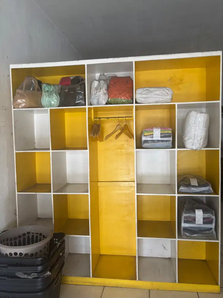 Jual lemari dan sepeda listrik