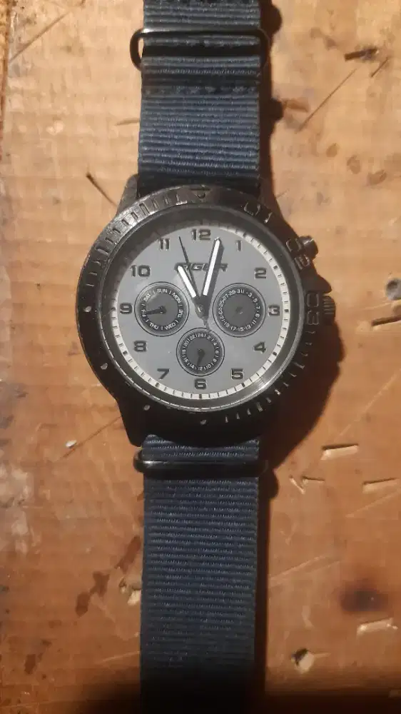 Jam Tangan Eiger Torque Ada Minor Minusnya Dan Bekas Pemakaian