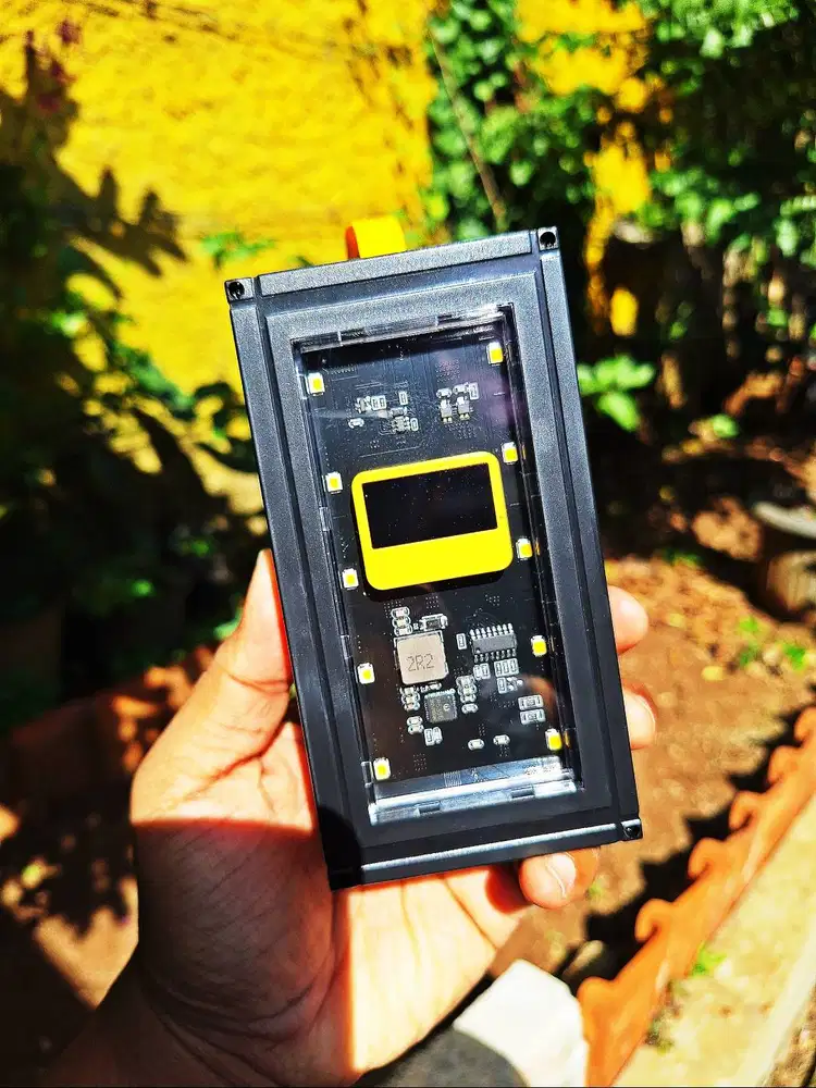 Powerbank Mecha Transparan 20000mAh Fast Charging – 4 Port