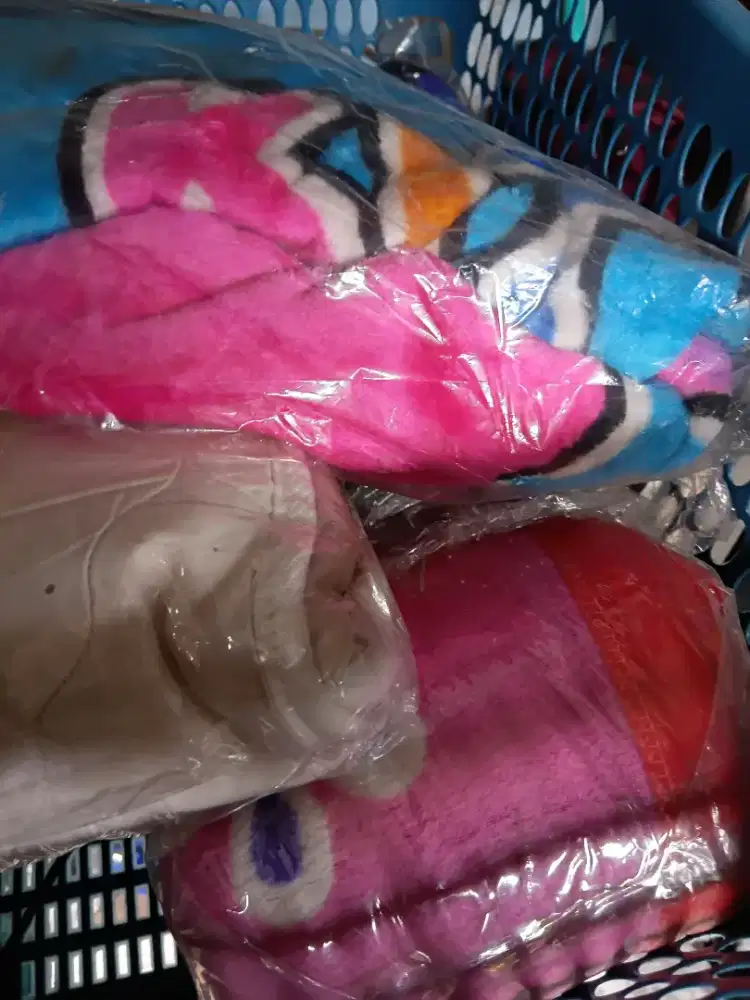 Sprei dan selimut tipis