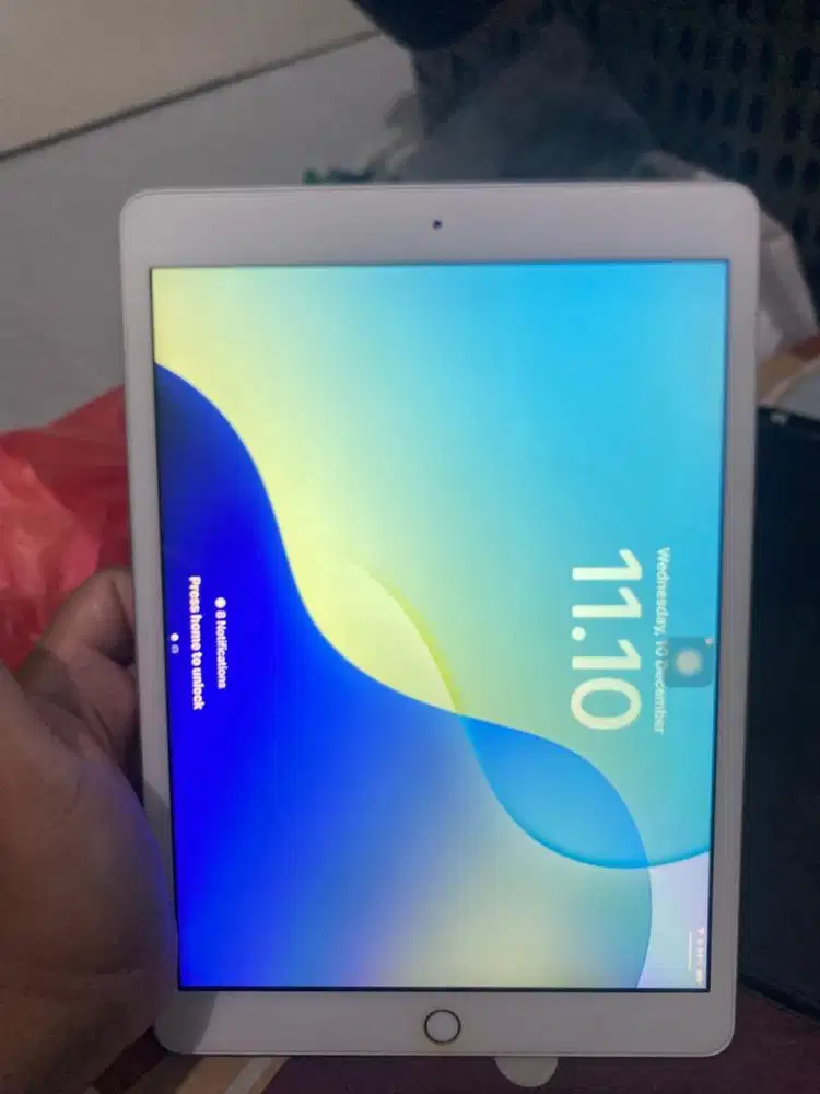 Ipad 8  3/32GB + Apple Pencil Gen 1