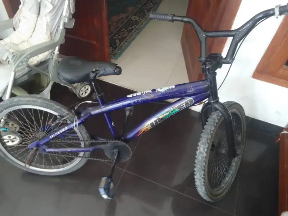 Sepeda BMX UK. 20