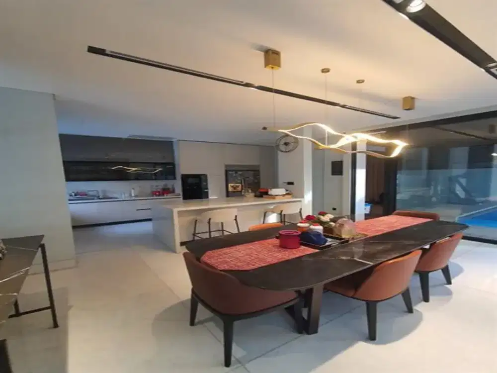 Private Pool + Desain Super Mewah! Rare 3.5 Lantai Puri Mansion, Selangkah ke Lippo Mall Puri & RSPI