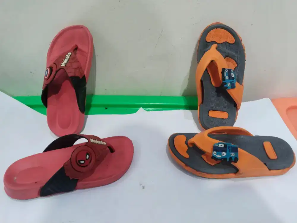 Barang Bekas: Sendal anak anak ukuran 27