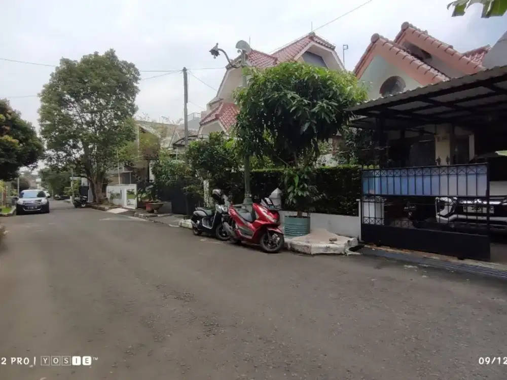 DIJUAL Hunian Asri Terawat Harga MURAH di KOMPLEK ANTAPANI dkt ke ARCAMANIK CISARANTEN Bandung