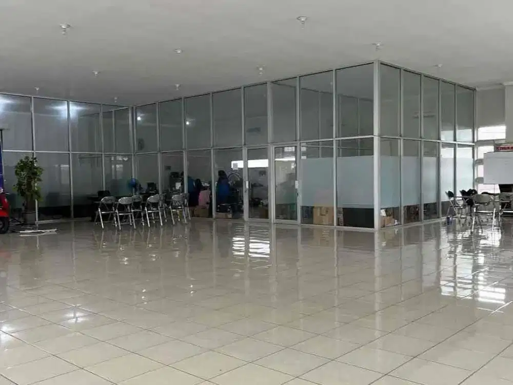 Ruang Usaha Strategis Tengah Kota Area Bisnis