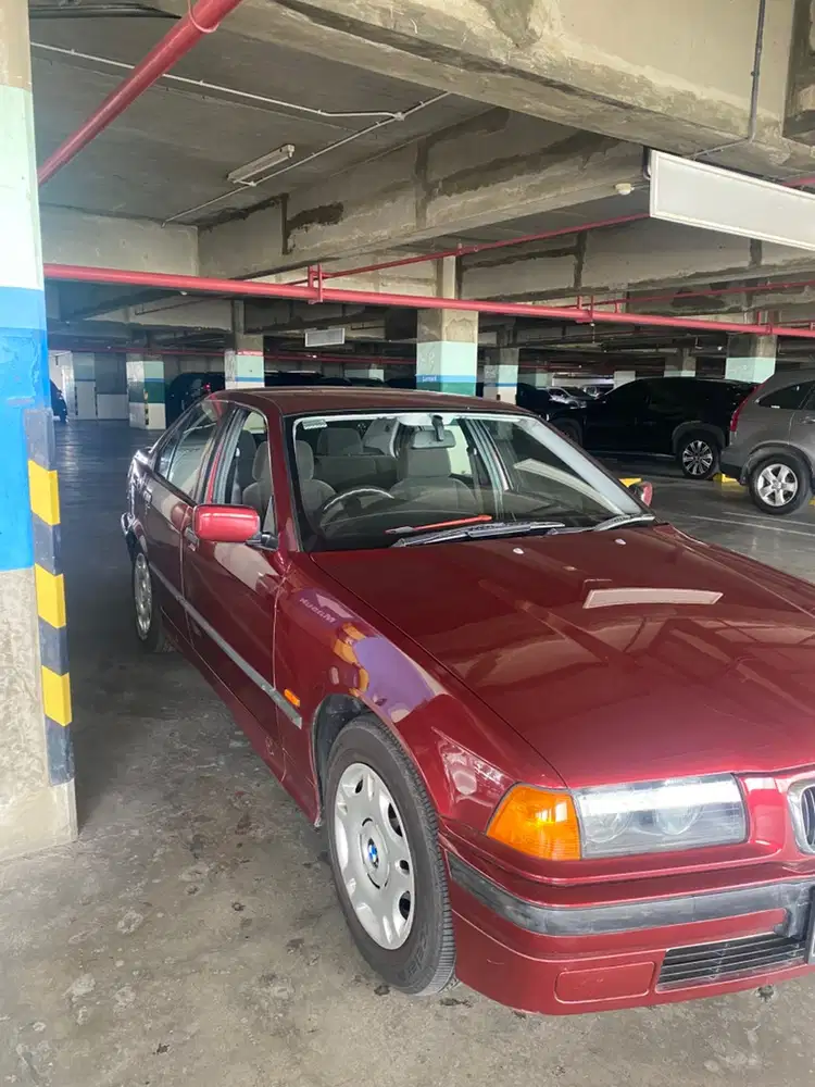 BMW 318i 1998 Bensin