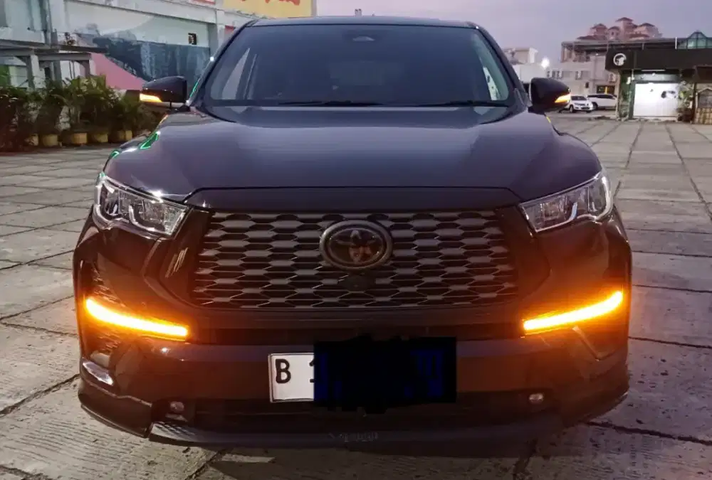 Toyota innova zenix 2.0 Q HV cvt modelista hybrid