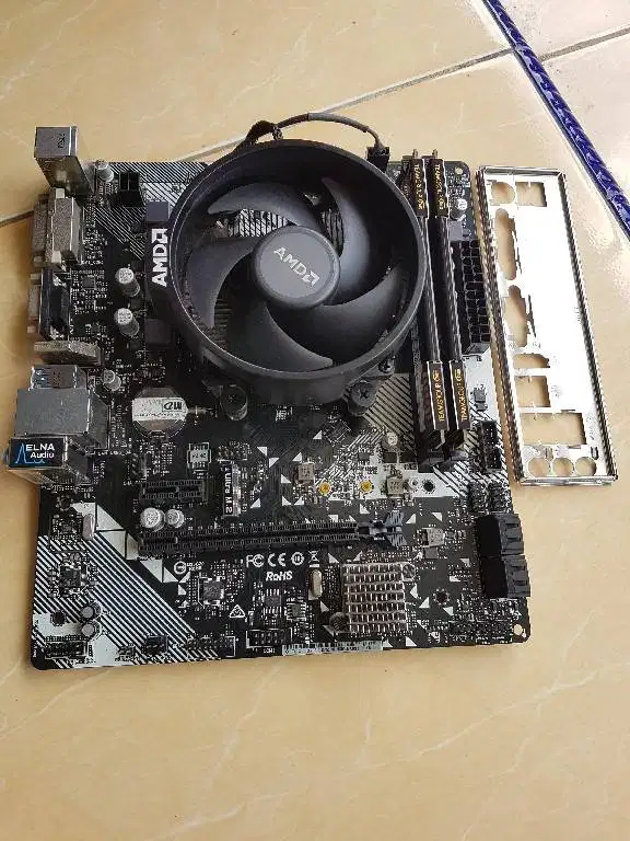 Sepaket AMD Ryzen 5 1600 | ASRock A320M-HDV R4.0 | Ram 8GB DDR4