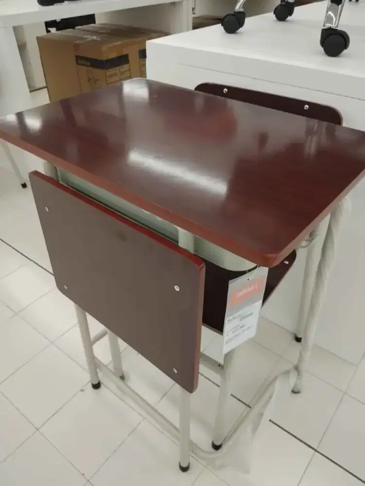 Set Meja dan Kursi Sekolah
