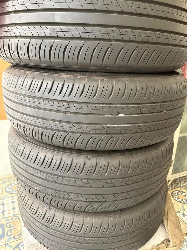 Dijual Ban Dunlop bekas