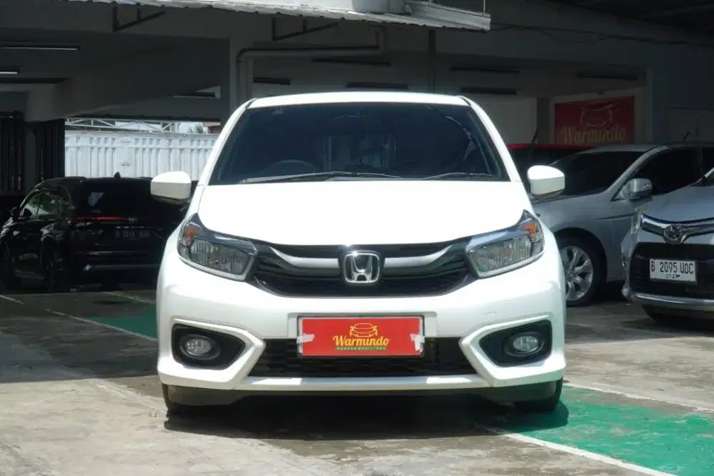 Honda Brio 1.2 E CVT Matic AT tahun 2022 Putih DP minim 10 juta