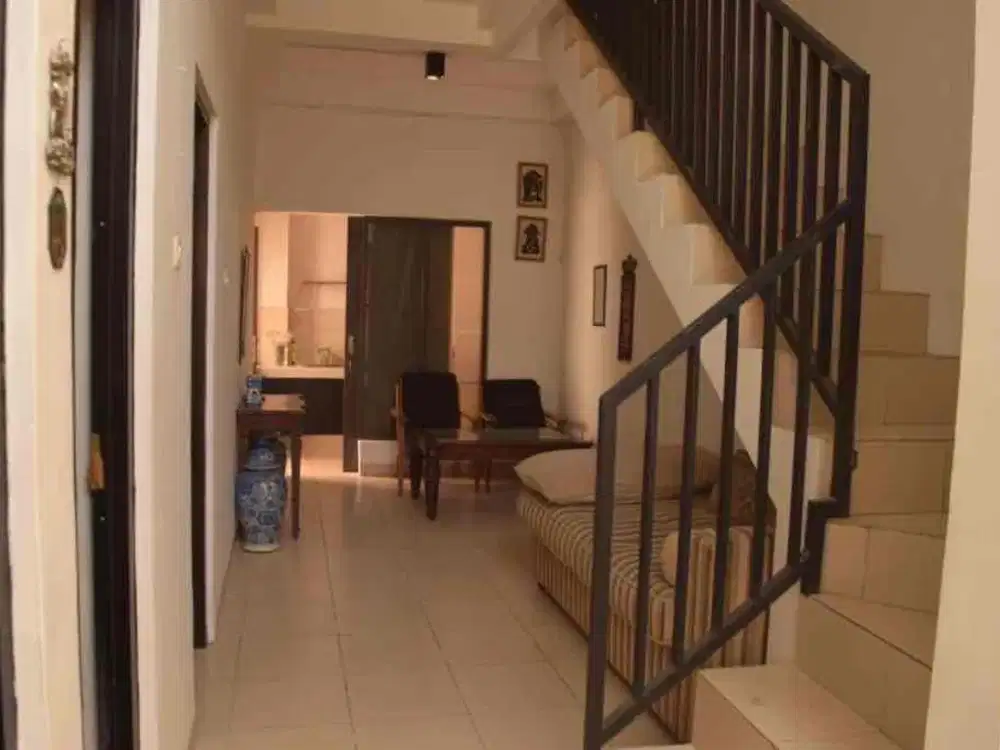 JUAL RUMAH 2 LANTAI NYAMAN STRATEGIS DAN MURAH LOH DI KIARASARI BUAHBATU