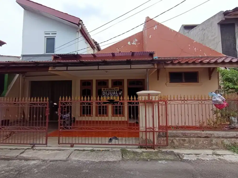 Rumah Tua 2 Lantai di Taman Malaka Duren Sawit Jakarta Timur - Dengan Akses Mudah