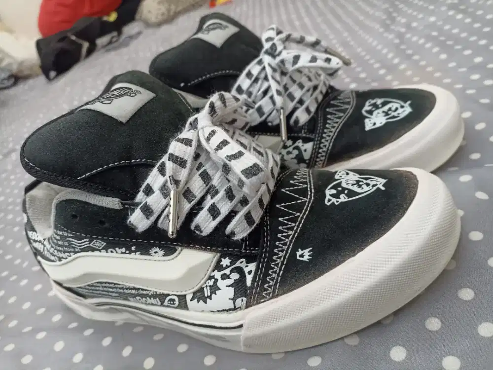Vans Knu Skool Collabs Hirono Pop Mart Series Black N White