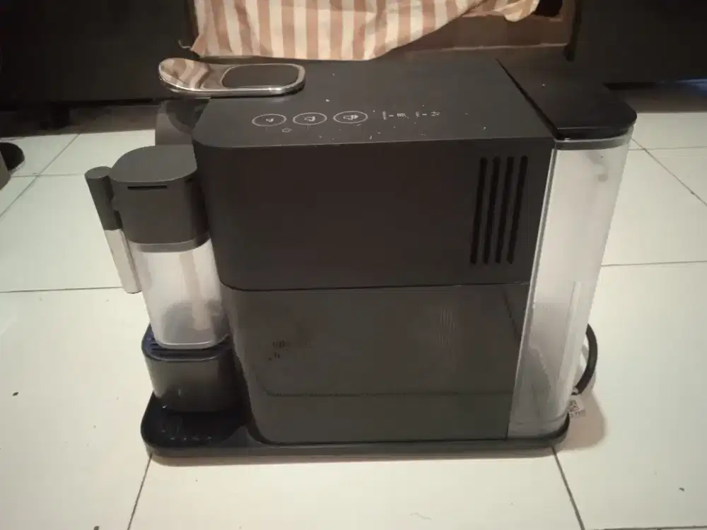 Mesin kopi nespresso