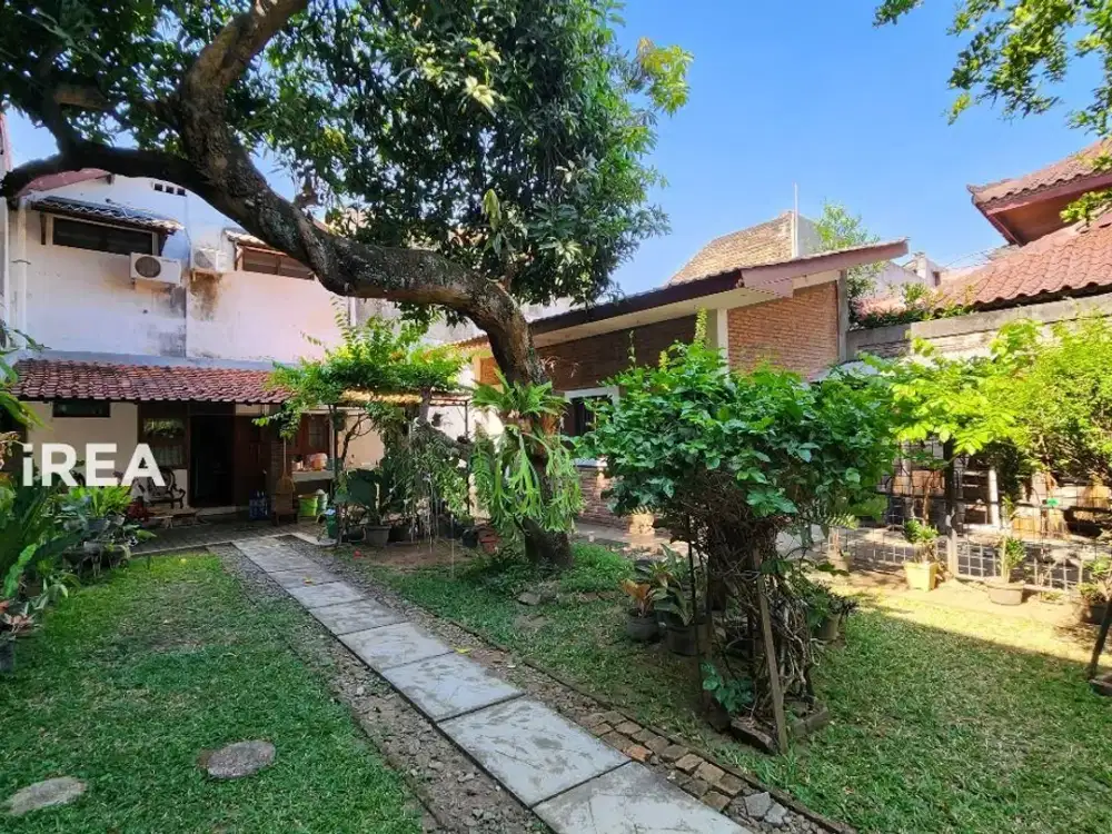 DIJUAL RUMAH NYAMAN DI SOLO DEKAT SINGOSAREN