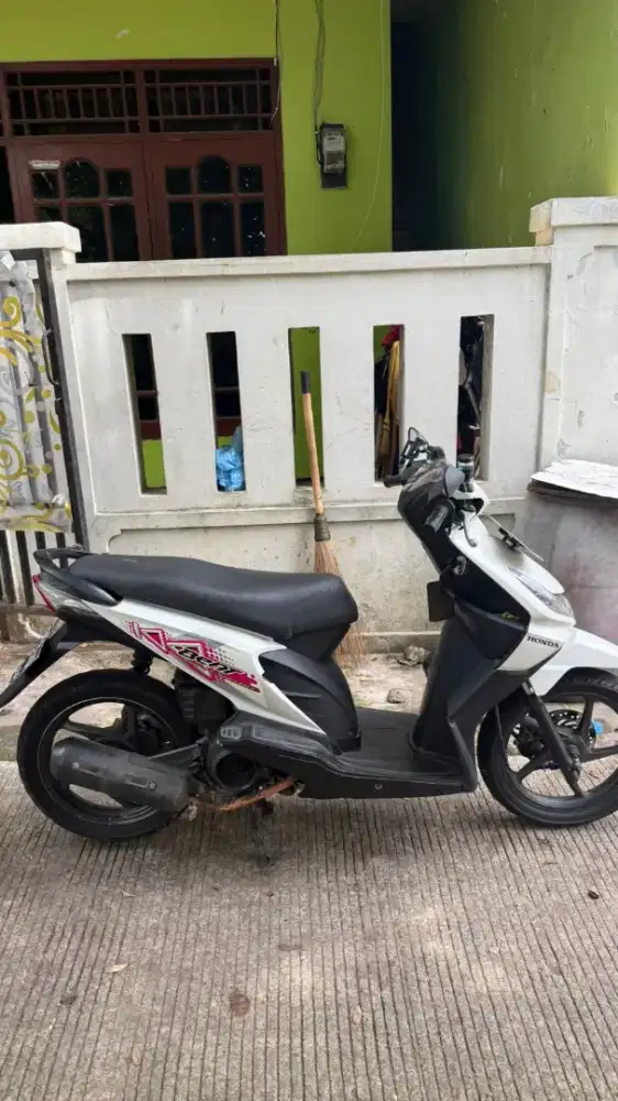 Honda beat karbu th 2011 mulus
