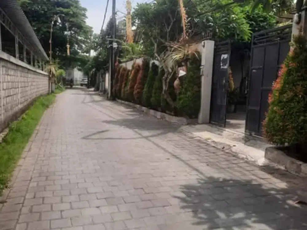 Dijual Tanah Bonus Bangunan Lokasi Batur Sari Sanur Bali. Dekat Ke Pantai Sanur, Dermaga Sanur, Icon Mall, RS international.