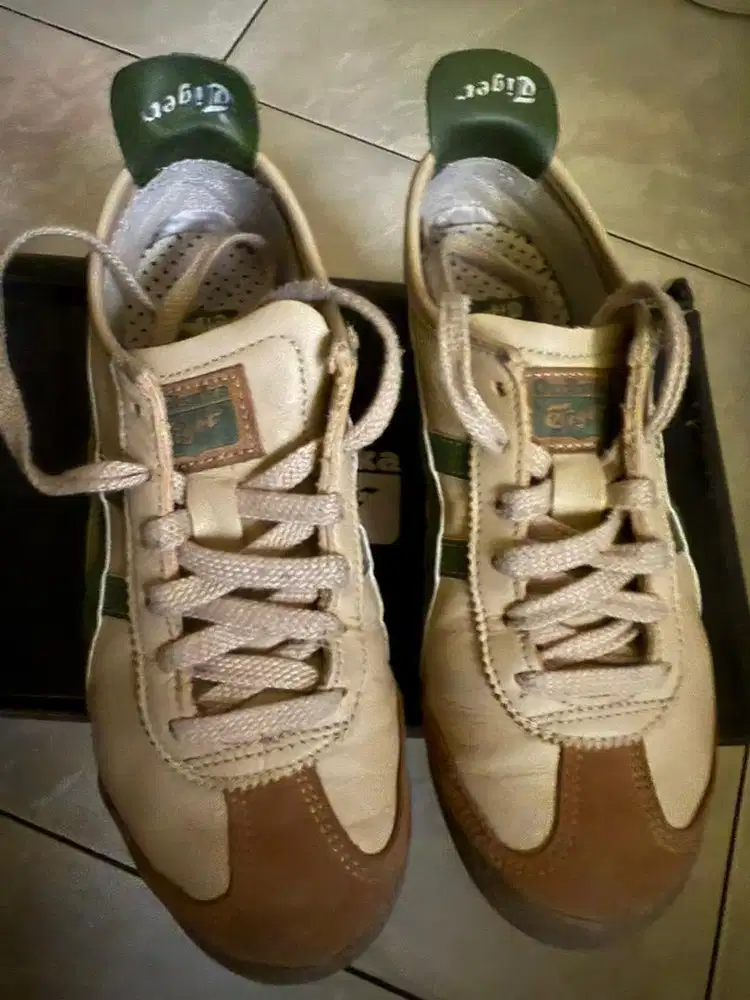 Onitsuka tiger beige / grass green size 36