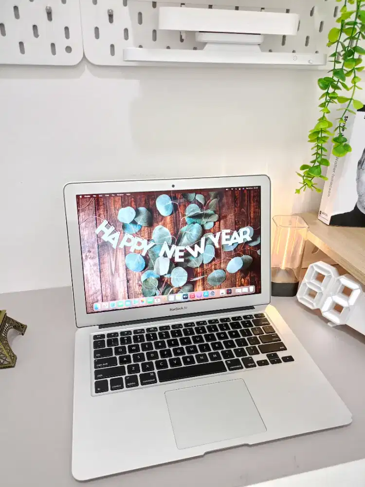 MACBOOK AIR 2015 I5 13 INCH 4/128 MURAH